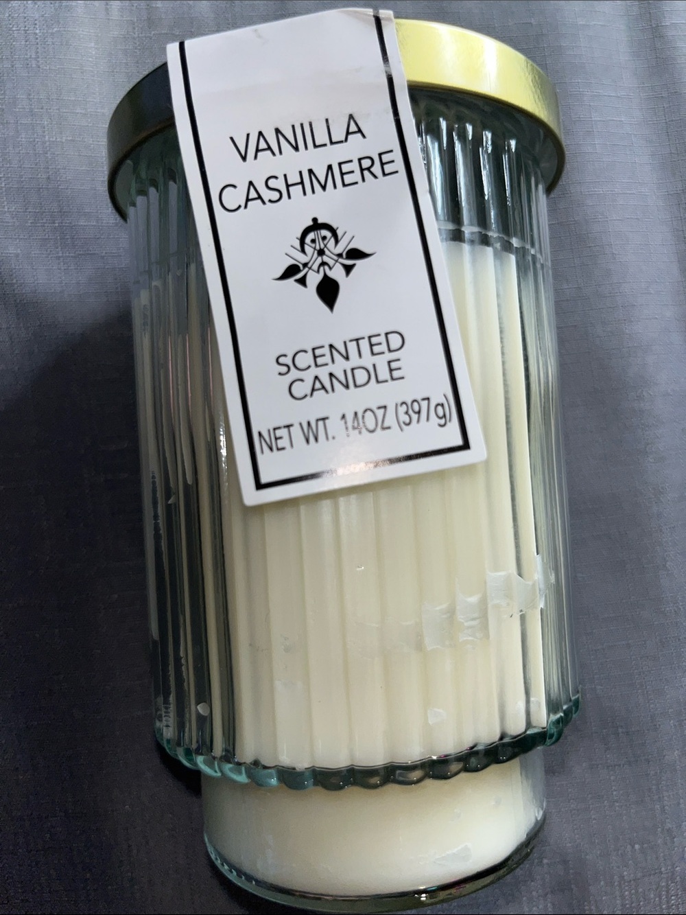 Vanilla Bay Vanilla Cashmere Scented Candle - Cream and Gold Jar